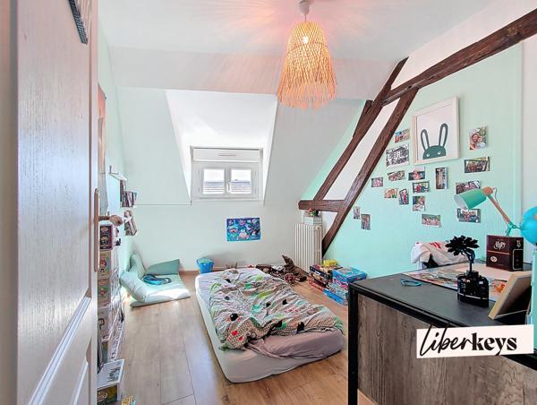 Maison de ville clé en main, 4 chambres, jardin et garage en centre de CONCHES EN OUCHE