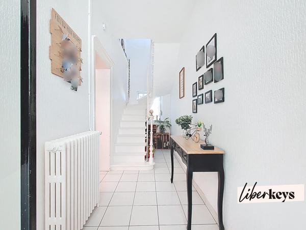 Maison de ville clé en main, 4 chambres, jardin et garage en centre de CONCHES EN OUCHE