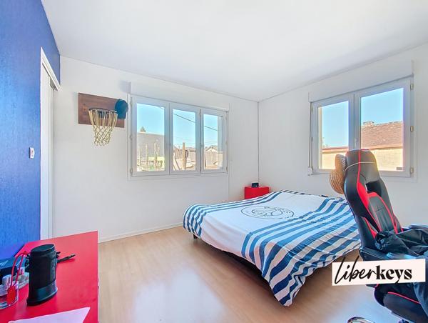 Maison de ville clé en main, 4 chambres, jardin et garage en centre de CONCHES EN OUCHE