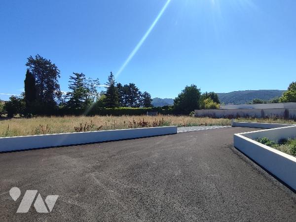 A vendre terrain constructible 910 m²