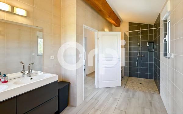 Maison à vendre    4 pièces •  Ruoms