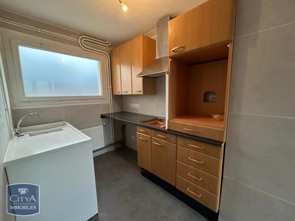 Appartement à louer 4 pièces 80m²