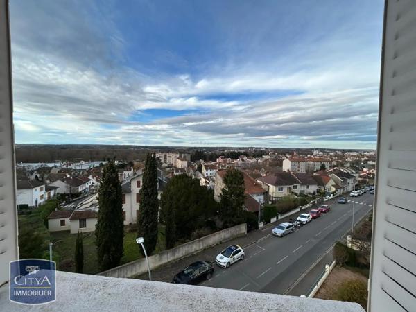 Appartement à louer 4 pièces 80m²