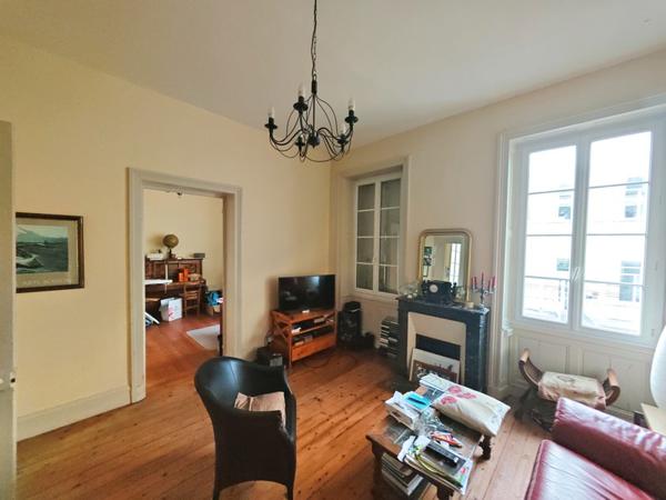 Immeuble à vendre |  Cognac |  182 m²