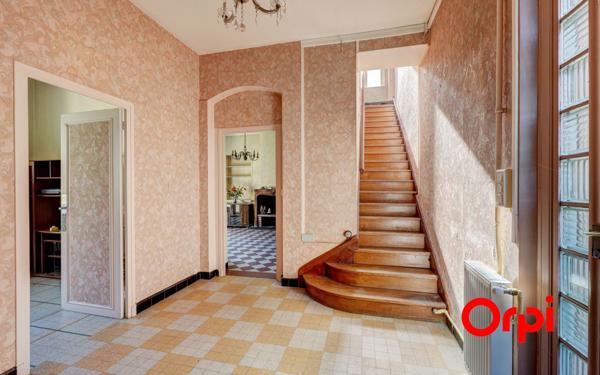 Maison à vendre    6 pièces • 147,59 m2 Écully