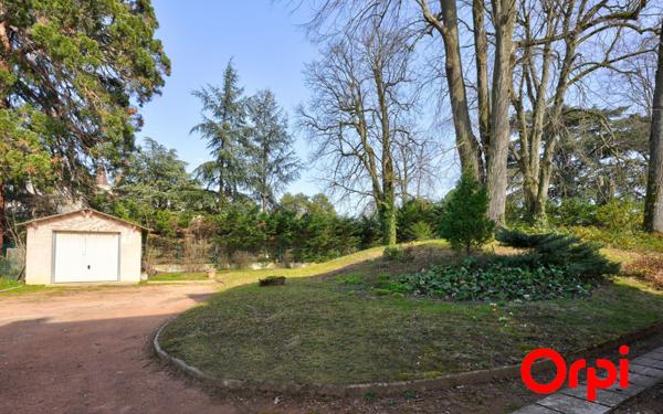 Maison à vendre    6 pièces • 147,59 m2 Écully