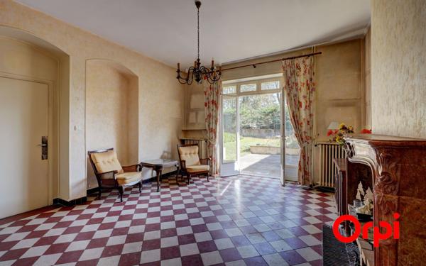 Maison à vendre    6 pièces • 147,59 m2 Écully