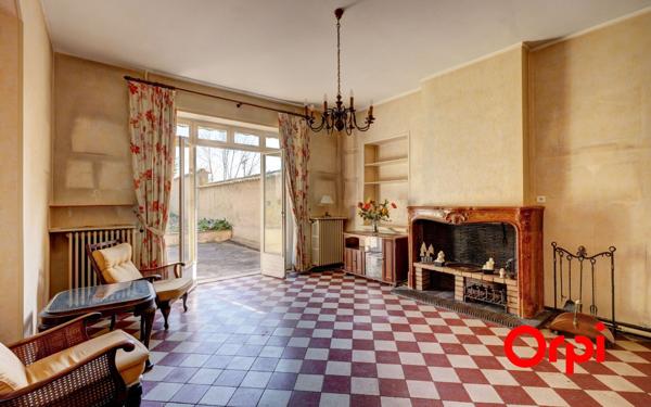 Maison à vendre    6 pièces • 147,59 m2 Écully