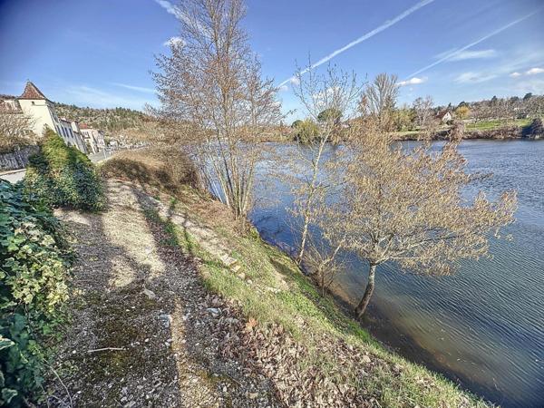 Maison avec 5 chambres spacieuse .