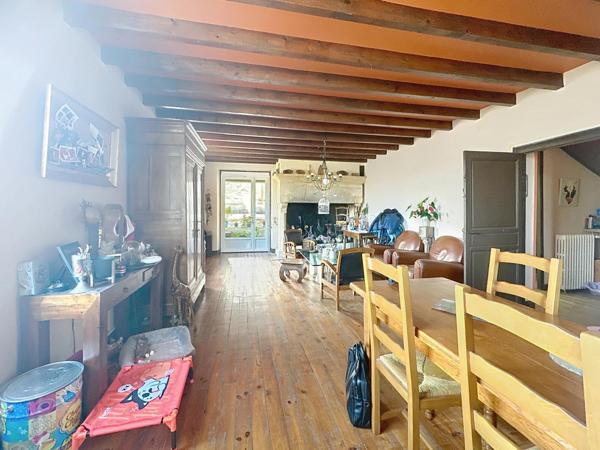 Maison avec 5 chambres spacieuse .