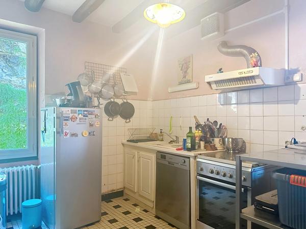 Maison avec 5 chambres spacieuse .