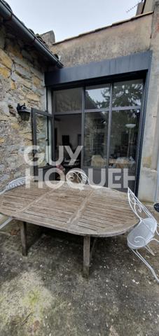 Maison d'exception avec garages, cave, local indépendant et parc arboré