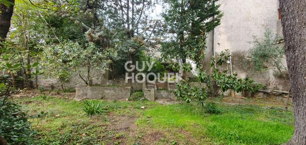 Maison d'exception avec garages, cave, local indépendant et parc arboré