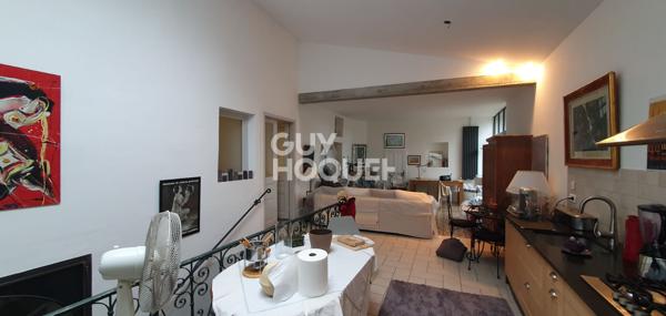 Maison d'exception avec garages, cave, local indépendant et parc arboré