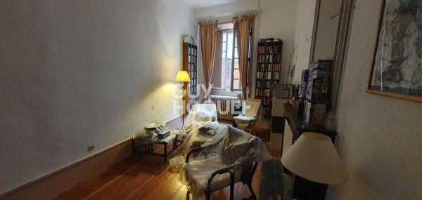 Maison d'exception avec garages, cave, local indépendant et parc arboré