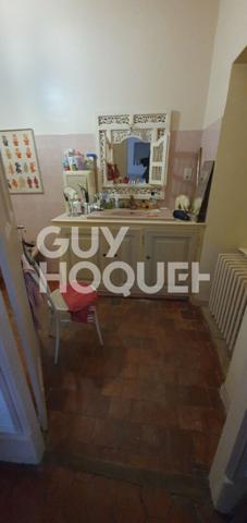 Maison d'exception avec garages, cave, local indépendant et parc arboré