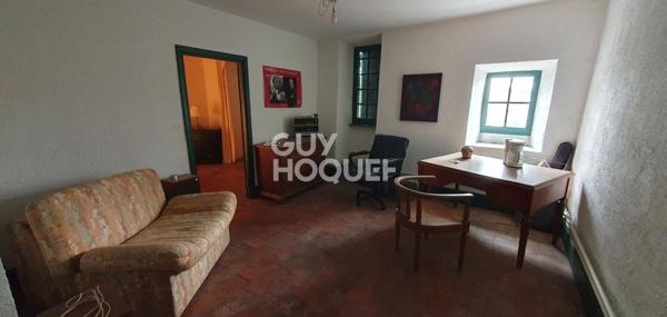 Maison d'exception avec garages, cave, local indépendant et parc arboré