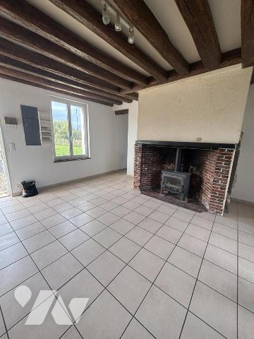 MONTREUIL L'ARGILLE BELLE MAISON BRIQUS ET PIERRES DE 76m²
