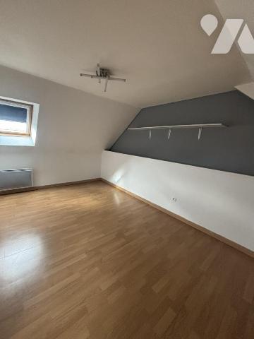 MONTREUIL L'ARGILLE BELLE MAISON BRIQUS ET PIERRES DE 76m²