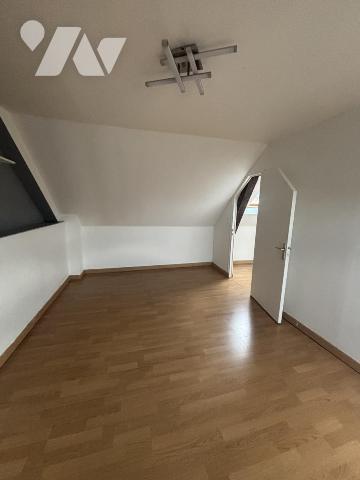 MONTREUIL L'ARGILLE BELLE MAISON BRIQUS ET PIERRES DE 76m²