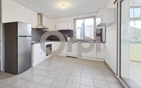 Maison à vendre    3 pièces •  Laragne-Montéglin