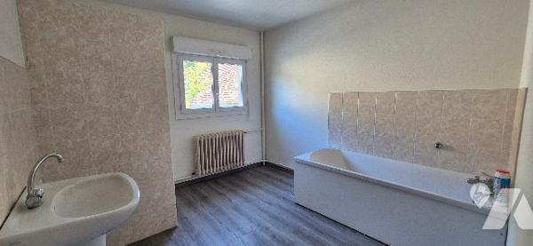 Immeuble à rénover à BOESSE LE SEC