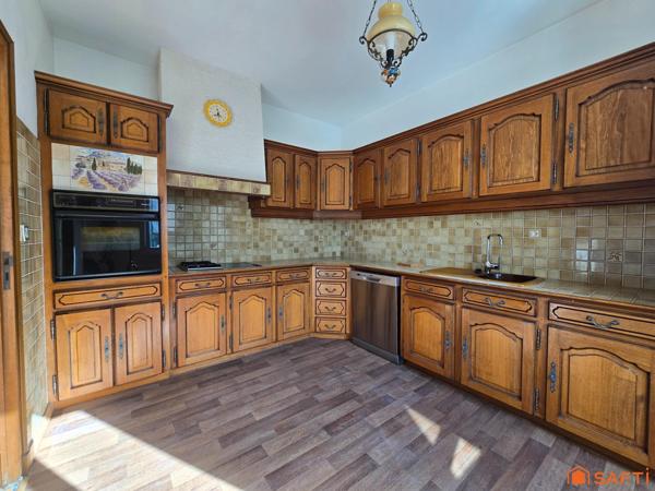 Maison 225 m2 - 6 chambres - 1490 m2