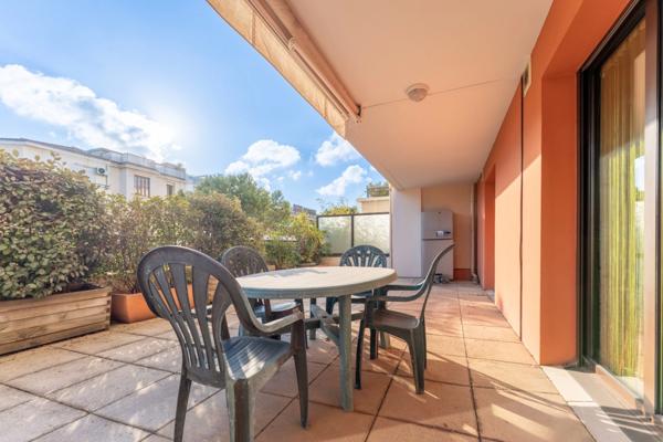 Appartement à vendre 4 pièces MARSEILLE 8EME ARRONDISSEMENT (13) - Résidence de standing – Château Borély – Garage double – 150 m2 d’extérieurs – Rez-de-jardin – Ascenseur – Sécurisée – Proche plages