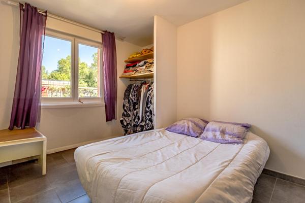 Au coeur de MORESTEL, APPARTEMENT T2 de 29,89 m² avec Cour privée & Place de parking Loué