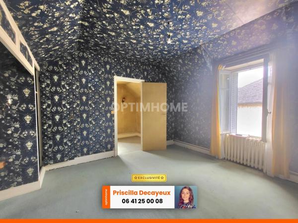 Ensemble immobilier à rénover - 2 maisons individuelles - terrain - 82 000€