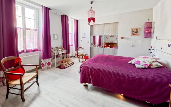 Maison à vendre    5 pièces •  Pompignan