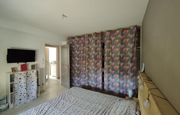 Charmante maison 8 pièces 151m2 (121m2 carrez) sur jardin clos de 800m2 avec garage, grenier et terrasse