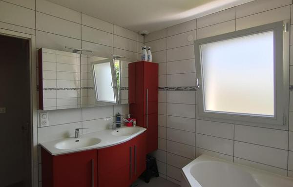 Charmante maison 8 pièces 151m2 (121m2 carrez) sur jardin clos de 800m2 avec garage, grenier et terrasse