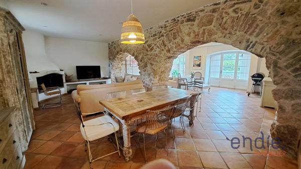 LORGUES appartement F4 Chateau de Mappe