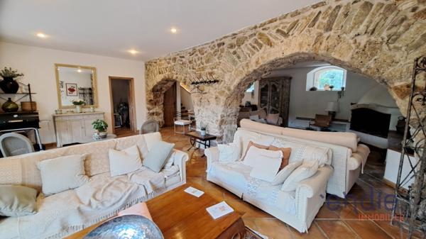 LORGUES appartement F4 Chateau de Mappe