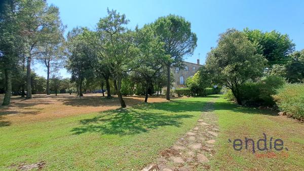 LORGUES appartement F4 Chateau de Mappe