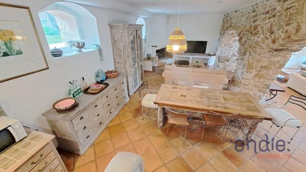 LORGUES appartement F4 Chateau de Mappe