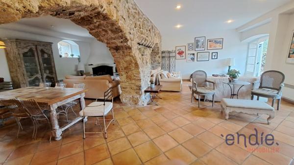 LORGUES appartement F4 Chateau de Mappe