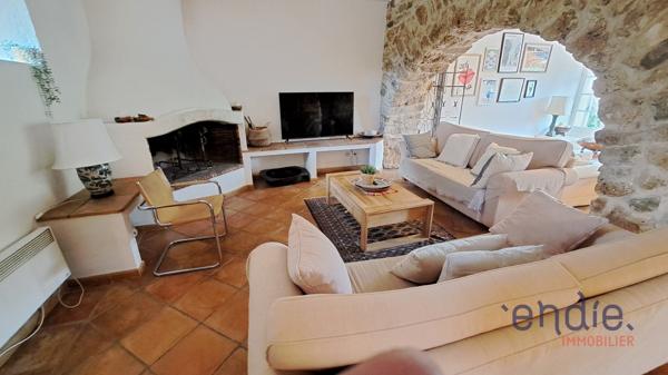 LORGUES appartement F4 Chateau de Mappe