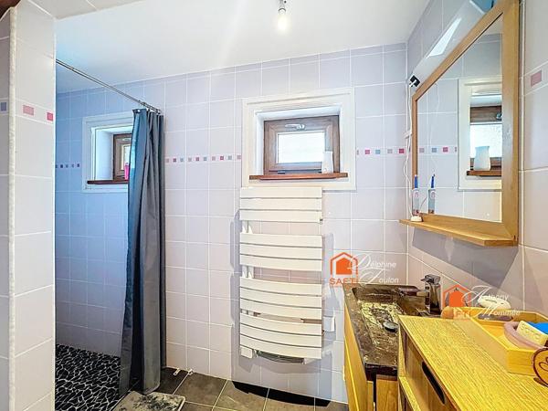 Maison 5 pièces 180 m² avec dépandances