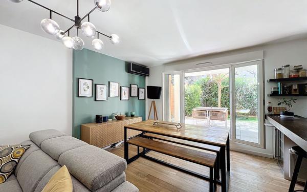 Appartement à vendre    3 pièces • 70 m2 Fréjus