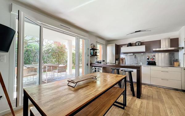 Appartement à vendre    3 pièces • 70 m2 Fréjus