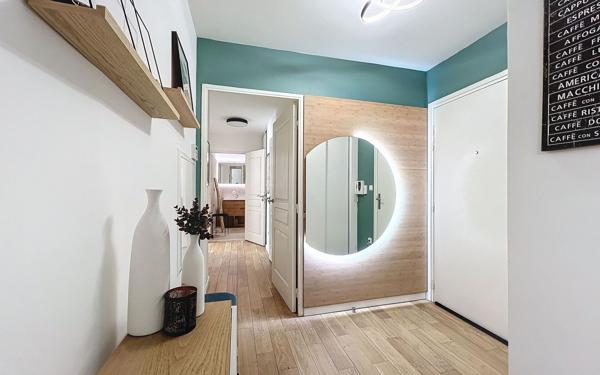 Appartement à vendre    3 pièces • 70 m2 Fréjus