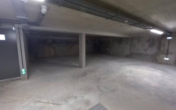 Stationnement à vendre    13,35 m2 La Crau
