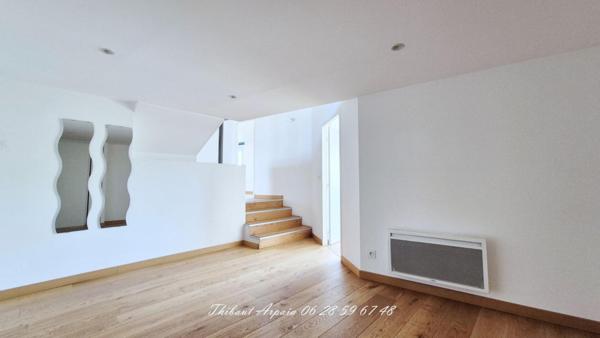 Appartement T5 - 155 m² habitables avec terrasse, parking et garage, dernier étage avec ascenseur