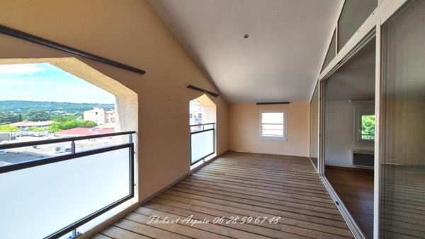 Appartement T5 - 155 m² habitables avec terrasse, parking et garage, dernier étage avec ascenseur