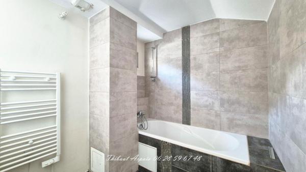 Appartement T5 - 155 m² habitables avec terrasse, parking et garage, dernier étage avec ascenseur