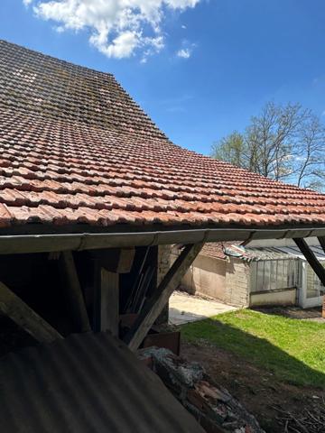 Bel ensemble immobilier axe SEMUR -EPOISSES composé de 2 maisons.