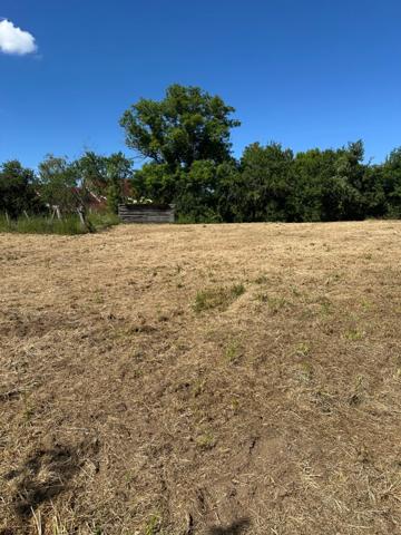 Bel ensemble immobilier axe SEMUR -EPOISSES composé de 2 maisons.