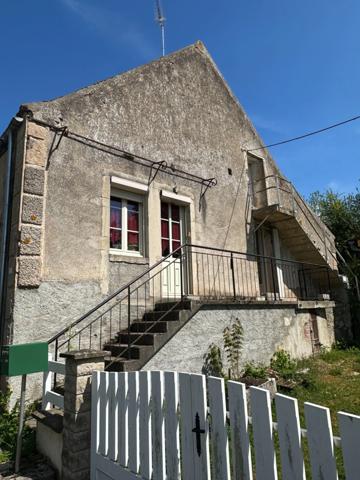 Bel ensemble immobilier axe SEMUR -EPOISSES composé de 2 maisons.